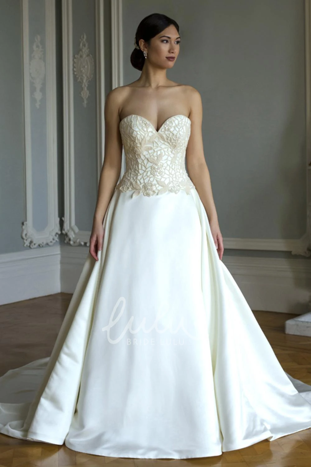 Satin Sweetheart Wedding Dress with Appliques A-Line Long