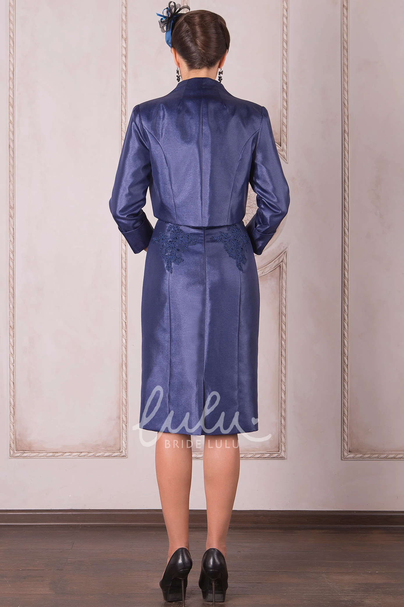 Long Sleeve Satin Knee-Length Mother Of The Bride Dress with Applique