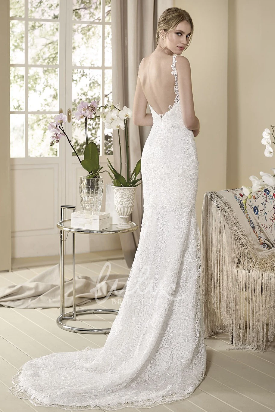 Sleeveless V-Neck Lace Wedding Dress with Appliques and Waist Jewelry