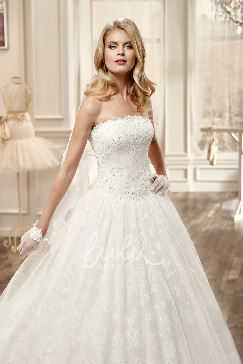 A-Line Pleated Skirt Beaded Wedding Dress Strapless Style