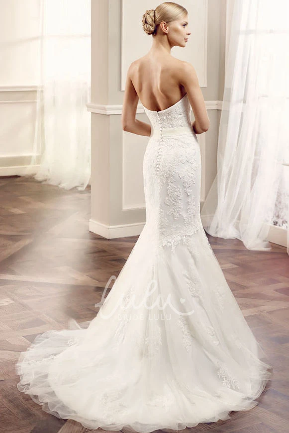 Lace and Tulle Wedding Dress with Sweetheart Neckline Floor-Length Bridal Gown