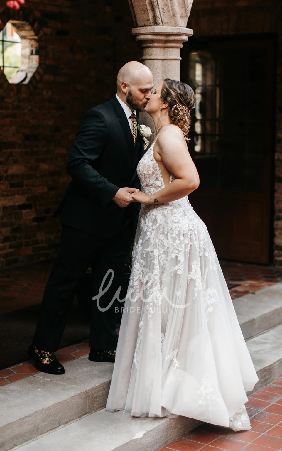 Sexy Plus Size Bohemian Tulle Applique A-Line V-neck Spaghetti Garden Wedding Dresses