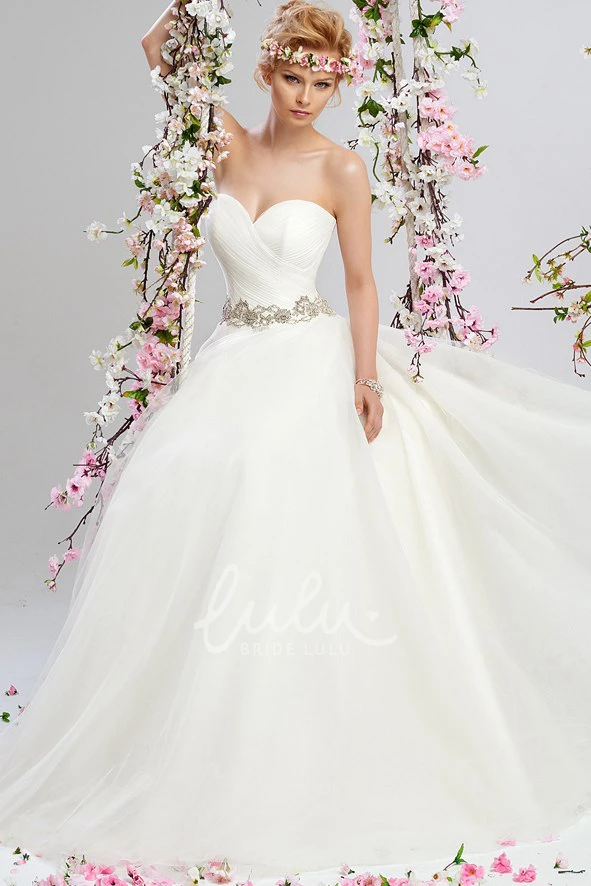 Sleeveless Ball Gown Tulle Wedding Dress with Sweetheart Neckline and Jeweled Waist Stunning Bridal Gown