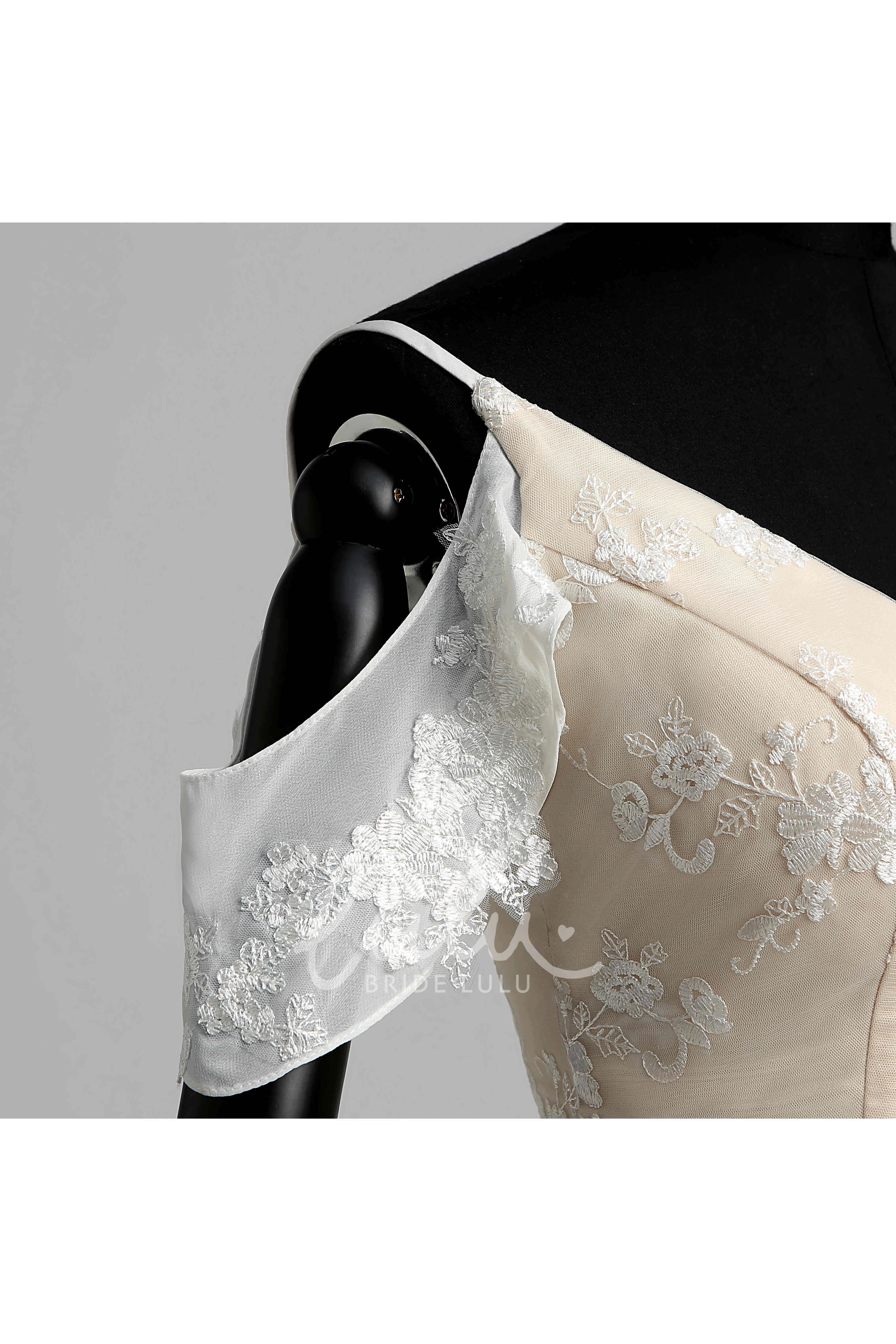 Elegant Lace Wedding Dress with Bandage Pleats and Ruffles Mermaid Style