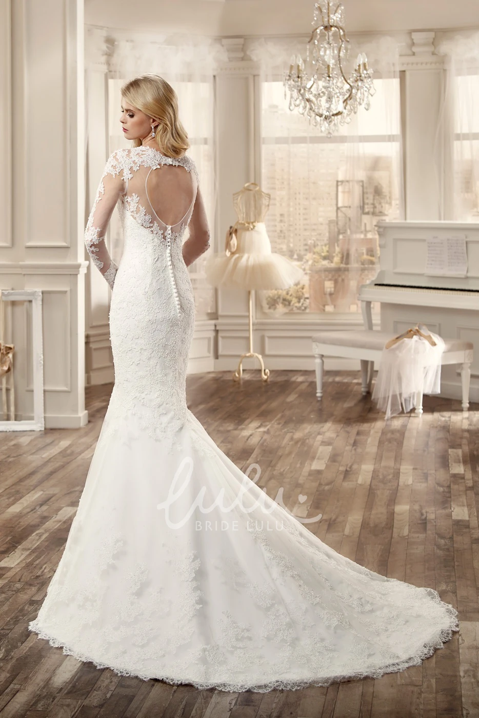 Mermaid Appliques Long-Sleeve Wedding Dress with Keyhole Back