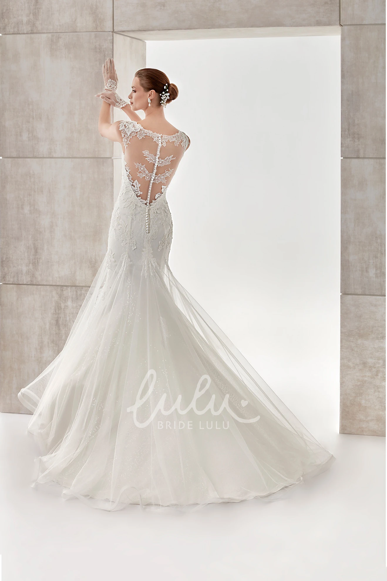 Mermaid Wedding Dress with Jewel-Neck Cap-Sleeves Appliques and Illusive Design