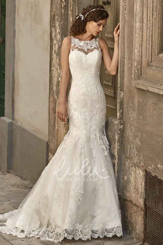 Sleeveless Lace Trumpet Wedding Dress with Scoop Neck and Long Length