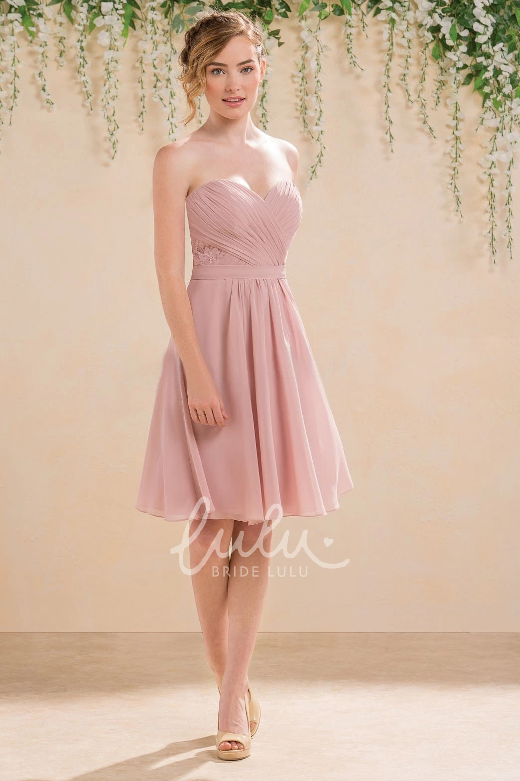 Chiffon Short Bridesmaid Dress with Lace Detail Casual Bridesmaid Dress