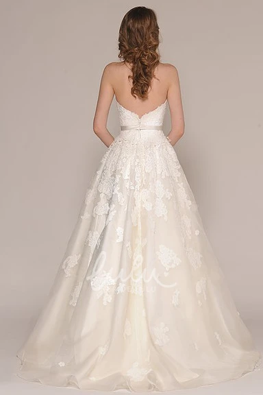 Appliqued Lace A-Line Wedding Dress with Sweetheart Neckline and Floor-Length Hem