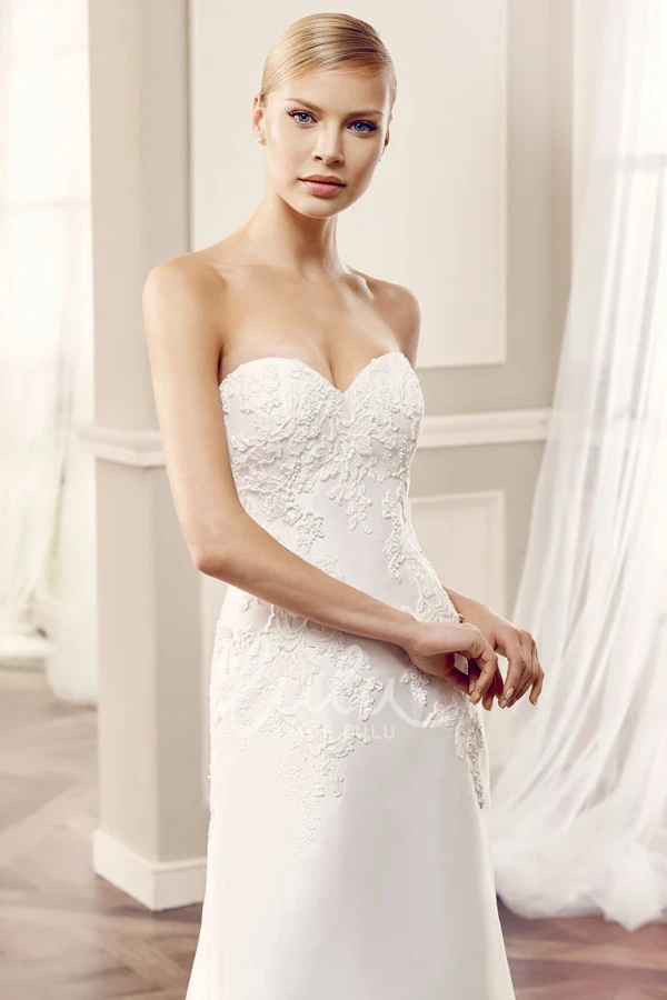 Sweetheart Satin Wedding Dress with Appliques and Court Train Elegant Bridal Gown