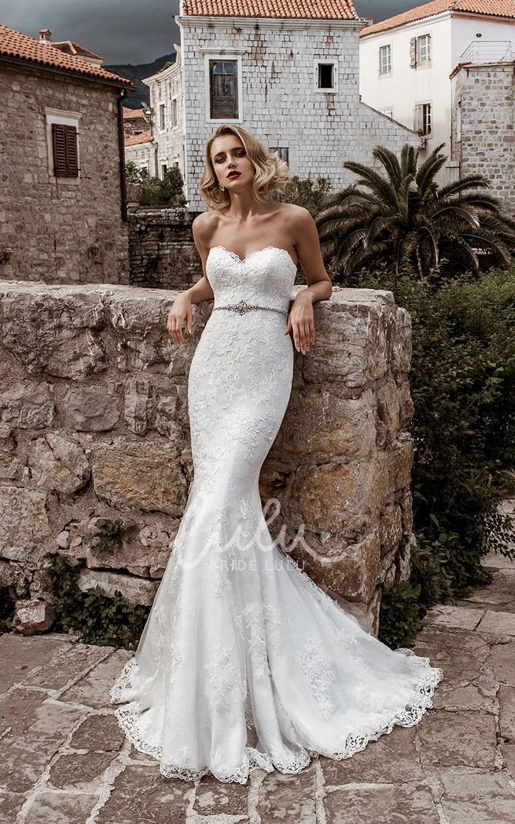 Lace-Up Sheath Wedding Dress with Sweetheart Neckline Floor-Length