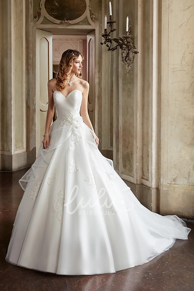 Sweetheart Tulle Wedding Dress with Appliques and Flowers Ball Gown Style