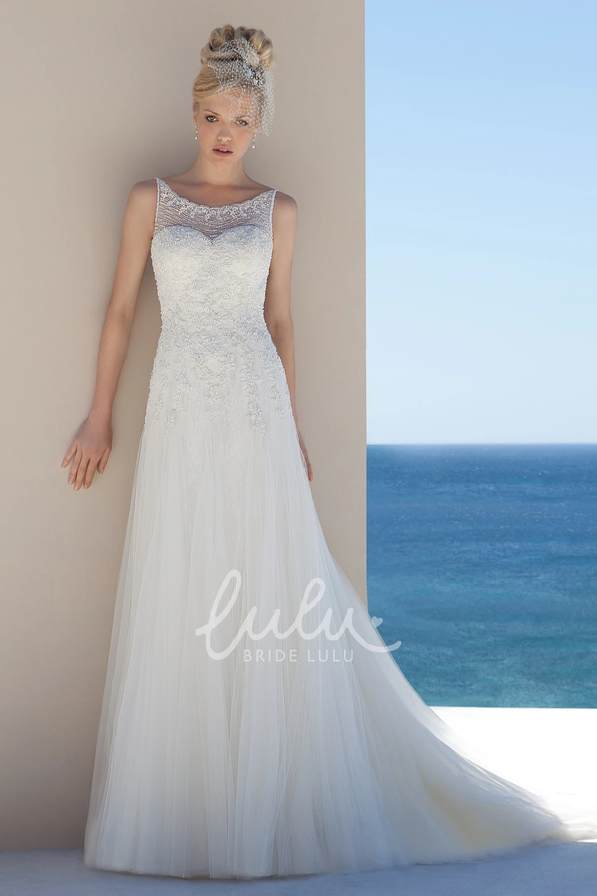 Tulle Scoop-Neck A-Line Wedding Dress with Beaded Appliques and Floor-Length