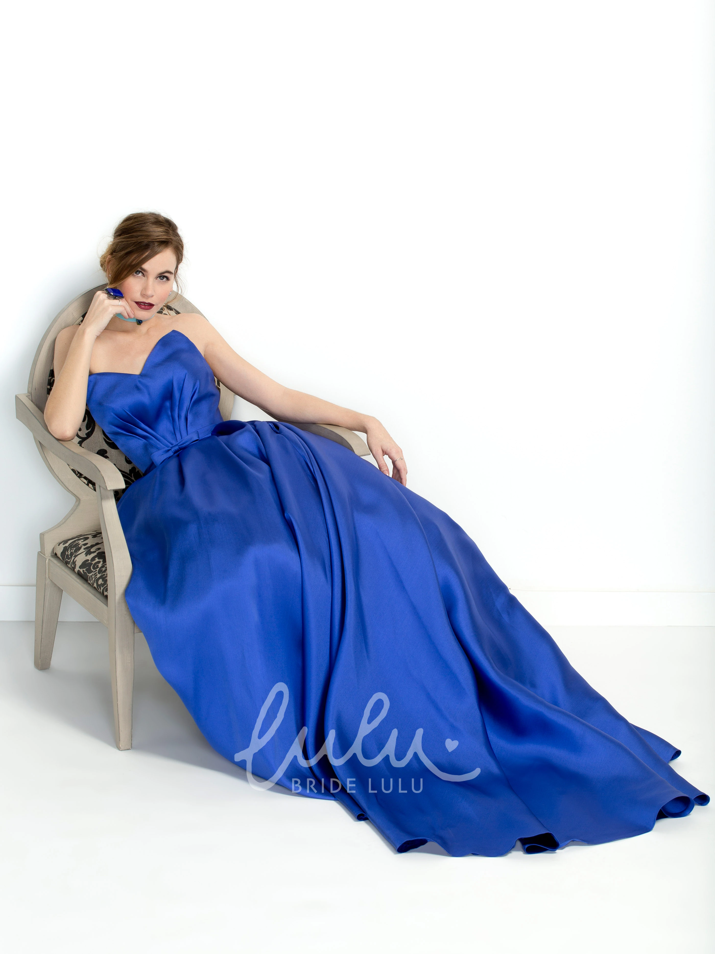 Sweetheart Sleeveless Satin A-Line Prom Dress Floor-Length