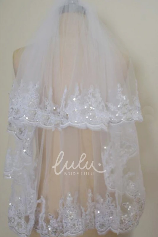 Elegant Lace Applique Hair Comb Bridal Veil with Beautiful Soft Tulle Wedding Dress