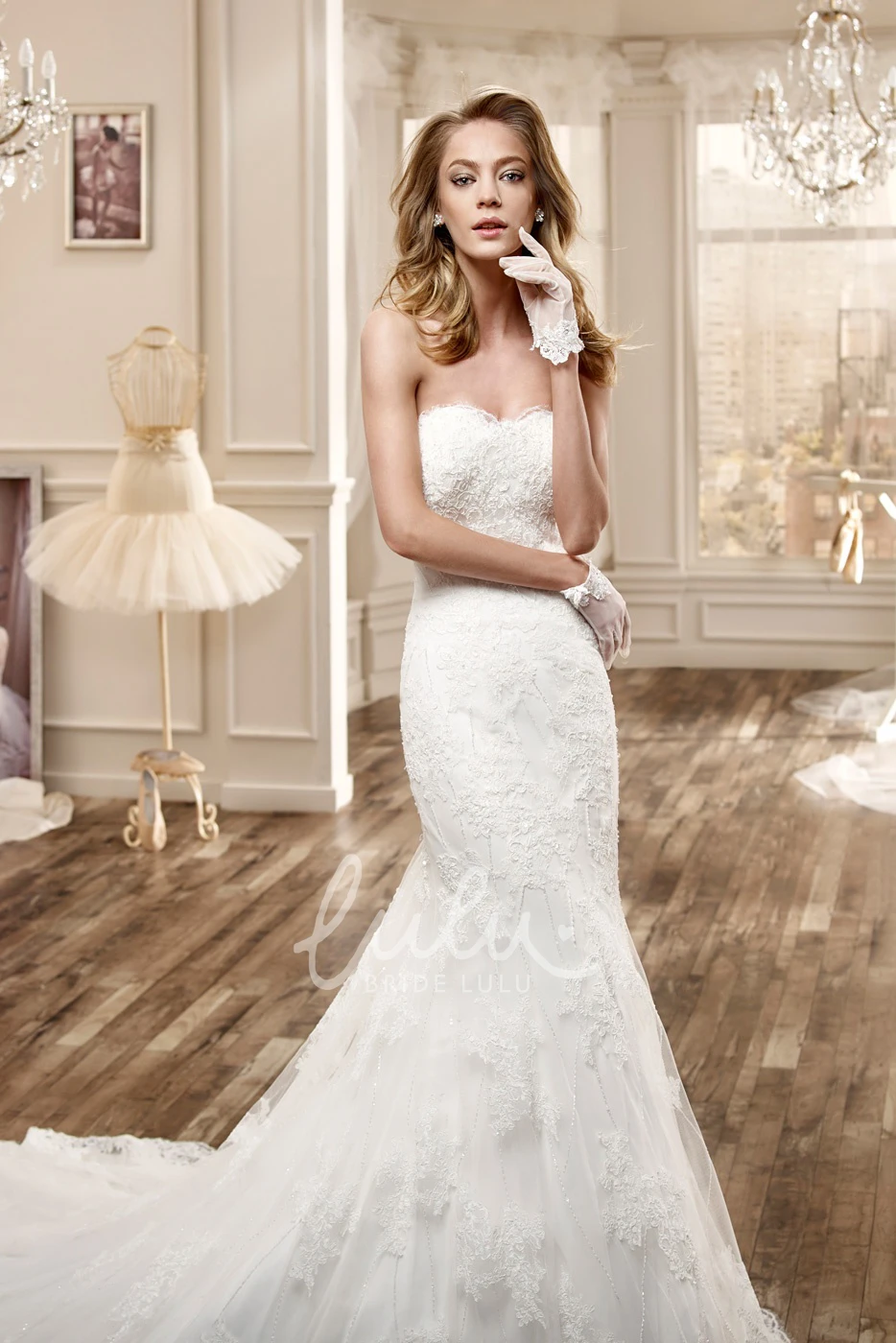 Sheath Lace Wedding Dress with Sweetheart Neckline and Brush Train Romantic Bridal Gown