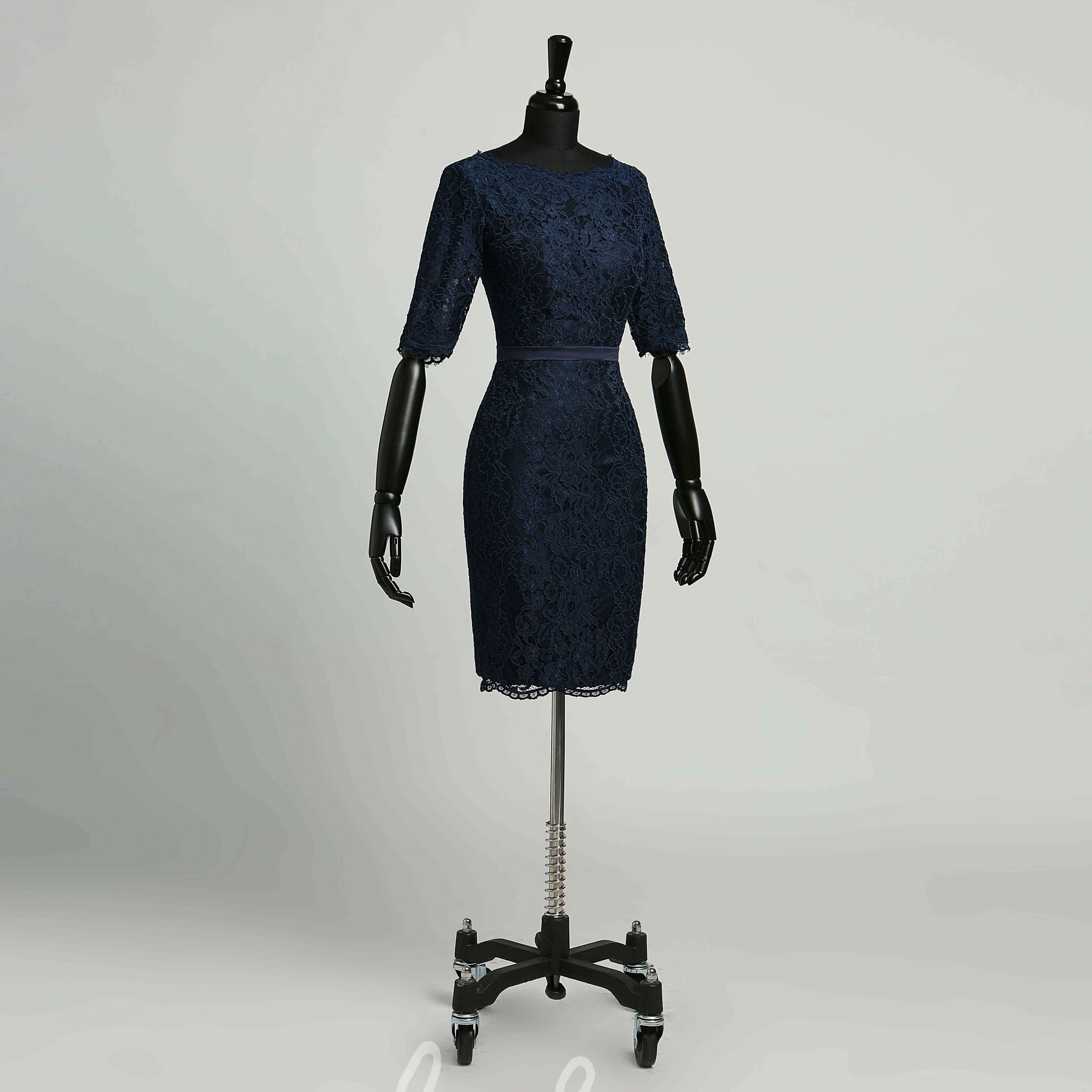 Knee-length Lace Bodycon Dress with Vintage 3-4 Length Sleeves Elegant Bridesmaid Dress