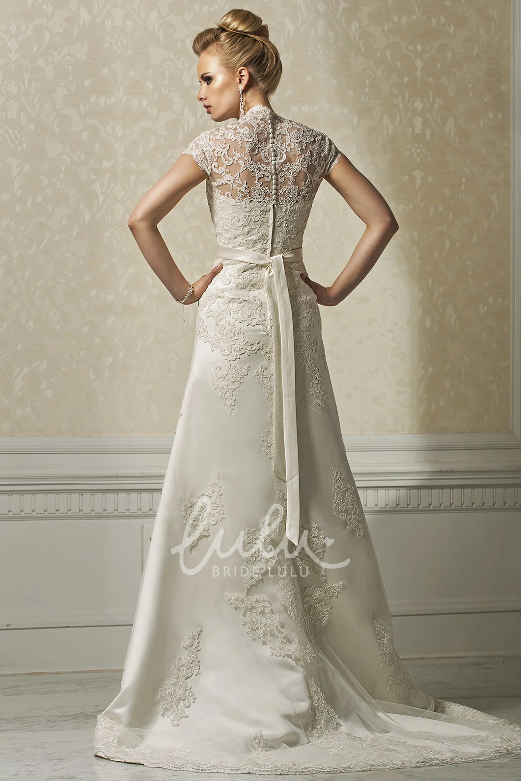 Cap-Sleeve Lace Applique A-Line Wedding Dress with Ribbon Elegant Wedding Dress