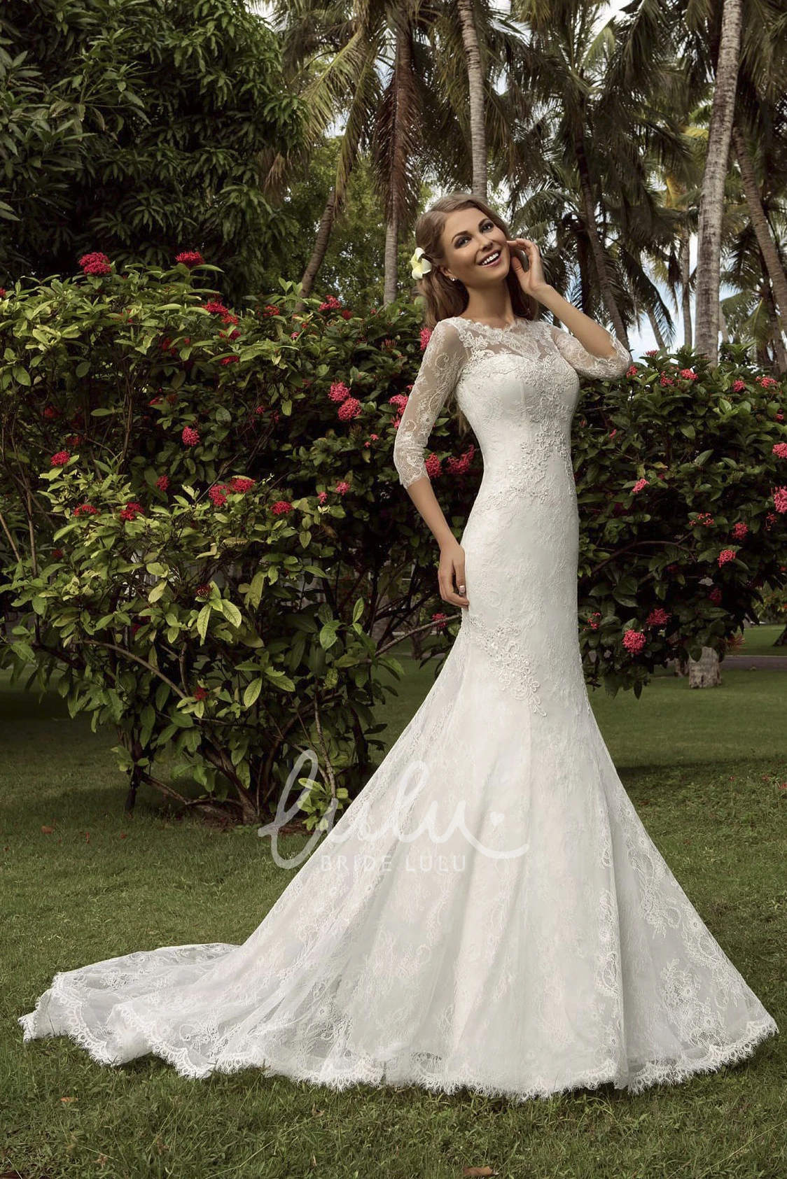 Lace Trumpet Floor-Length Spring Wedding Dress with Scoop-Neck and T-Shirt Sleeves