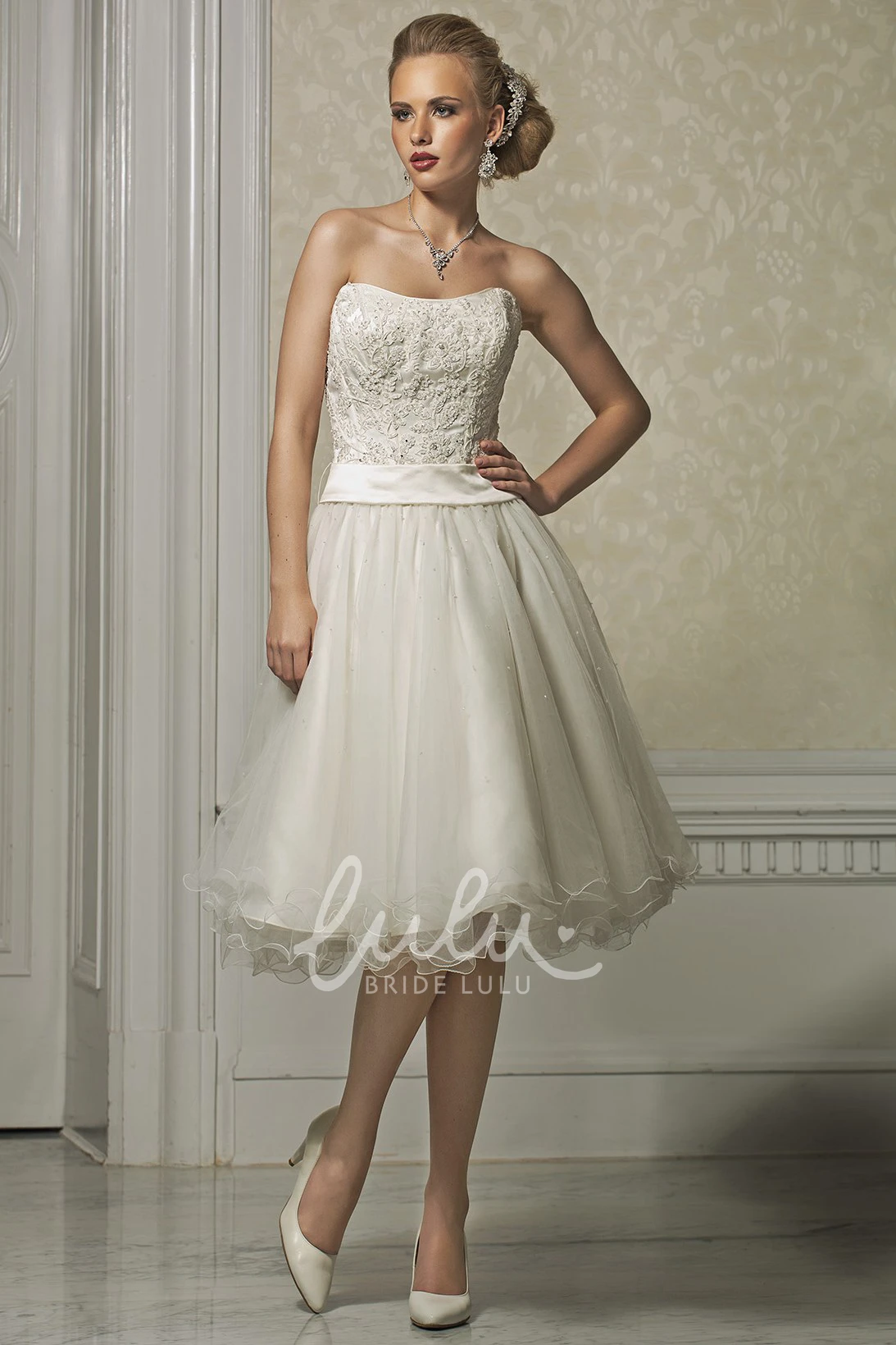 Lace&Organza A-Line Wedding Dress with Ruffles and Cape Knee-Length
