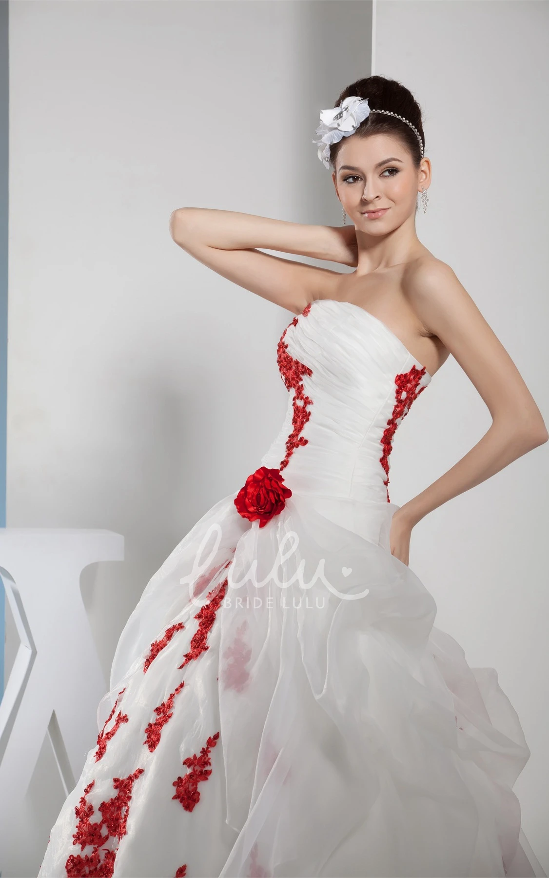 Two-Tone Tulle Wedding Ball Gown with Flowers Strapless Ruched