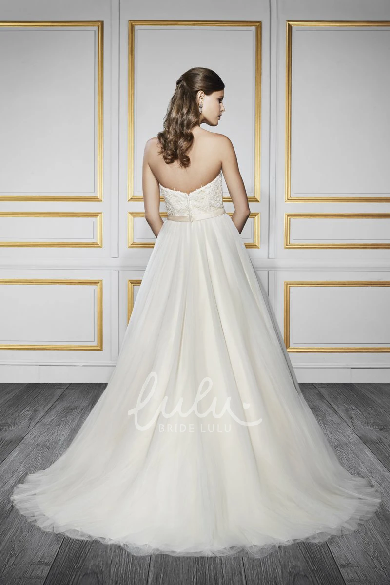 Tulle&Satin Sweetheart A-Line Spring Wedding Dress with Appliques and V-Back Unique Bridal Gown
