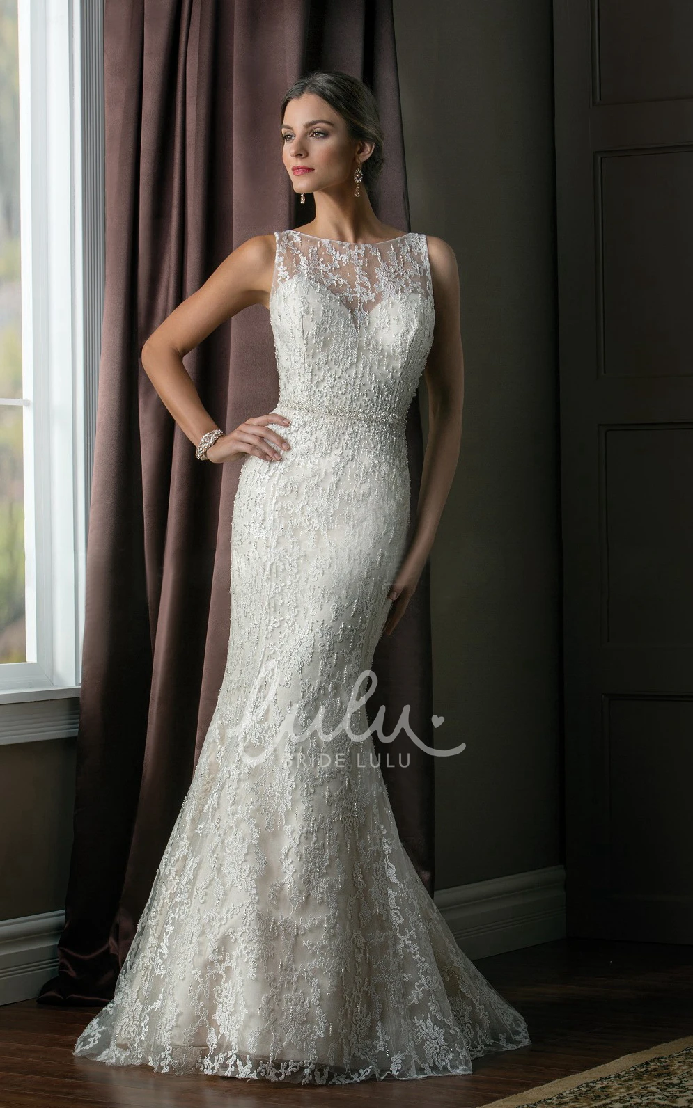 Lace Mermaid Wedding Dress with Sleeveless Bateau Neck and Keyhole Back