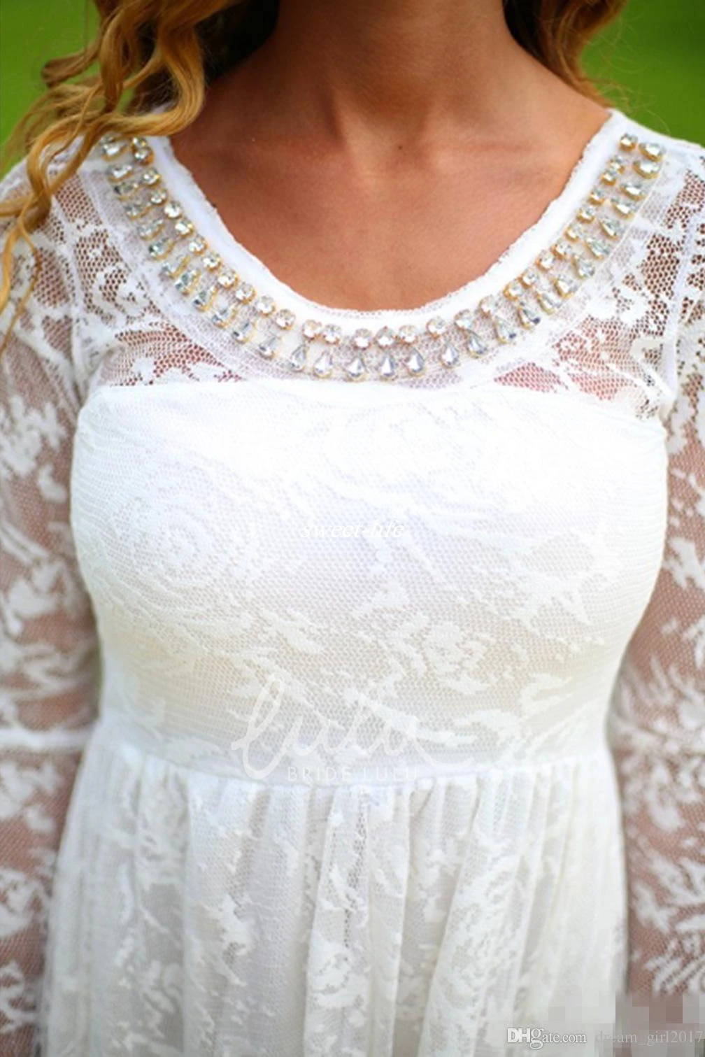 Classic Simple Lace Knee-Length Beach Wedding Dress with Beadings Casual Bridal Gown