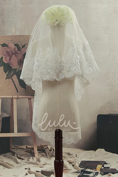 Lace Edge Tulle Wedding Veil with Beading Short Fingertip