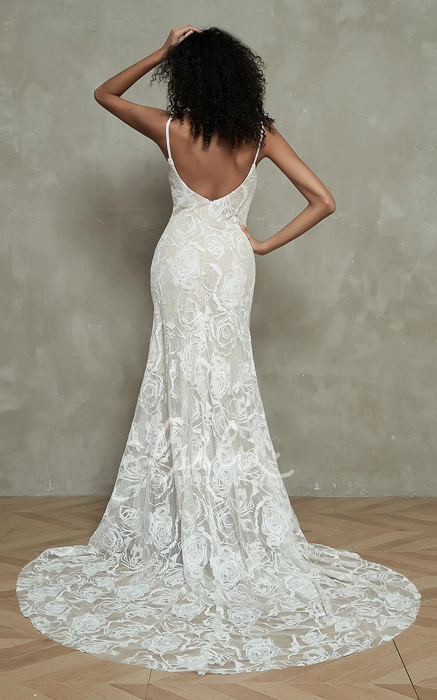 V-neck Vintage Mermaid Spaghetti Straps Flowers Lace Sleeveless Sexy Beach Country Floor-length Wedding Dress with Deep-V Back