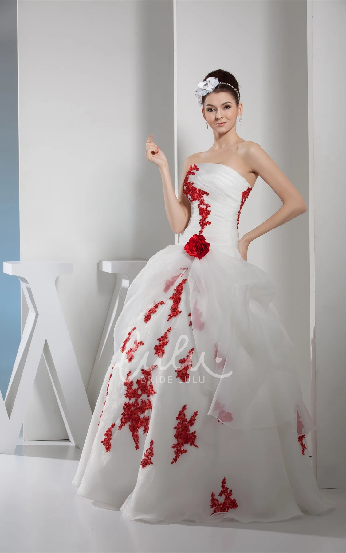 Two-Tone Tulle Wedding Ball Gown with Flowers Strapless Ruched