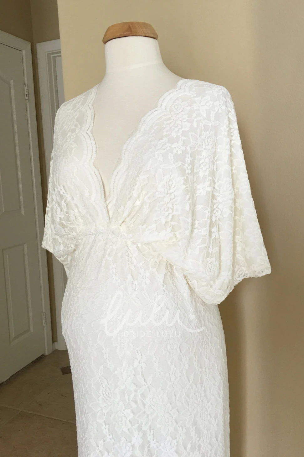 Lace Scalloped V-neck Short Sleeve Maternity Wedding Dress Empire Ruched