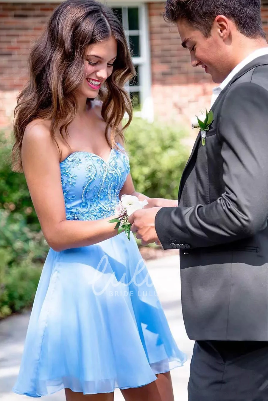 Sleeveless A-line Beaded Lace Chiffon Homecoming Dress Sweetheart Mini