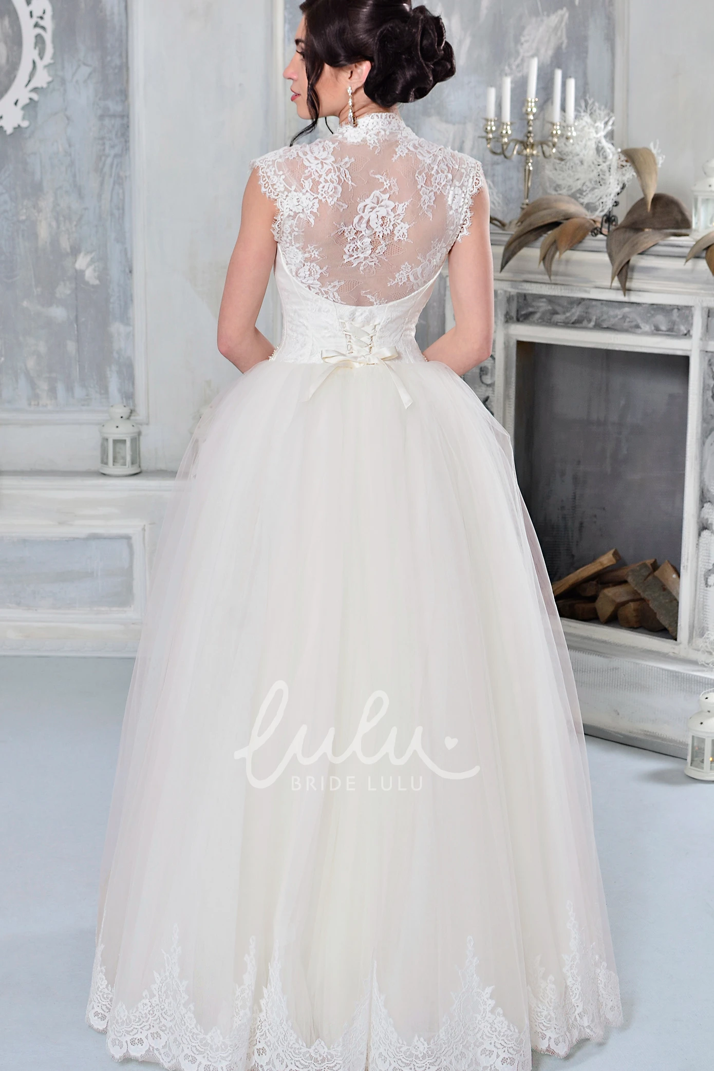 Queen-Anne Appliqued Tulle Wedding Dress with Waist Jewelry A-Line Maxi