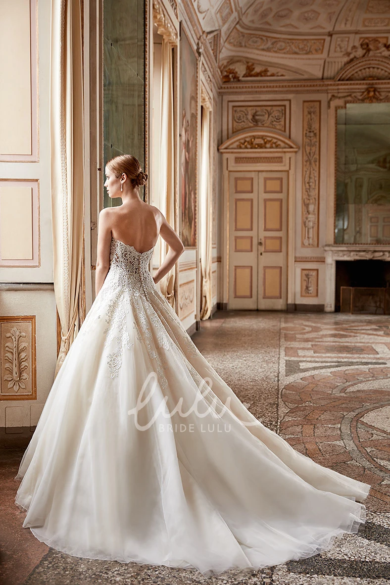 Sweetheart Appliqued Tulle&Lace Ball Gown Wedding Dress