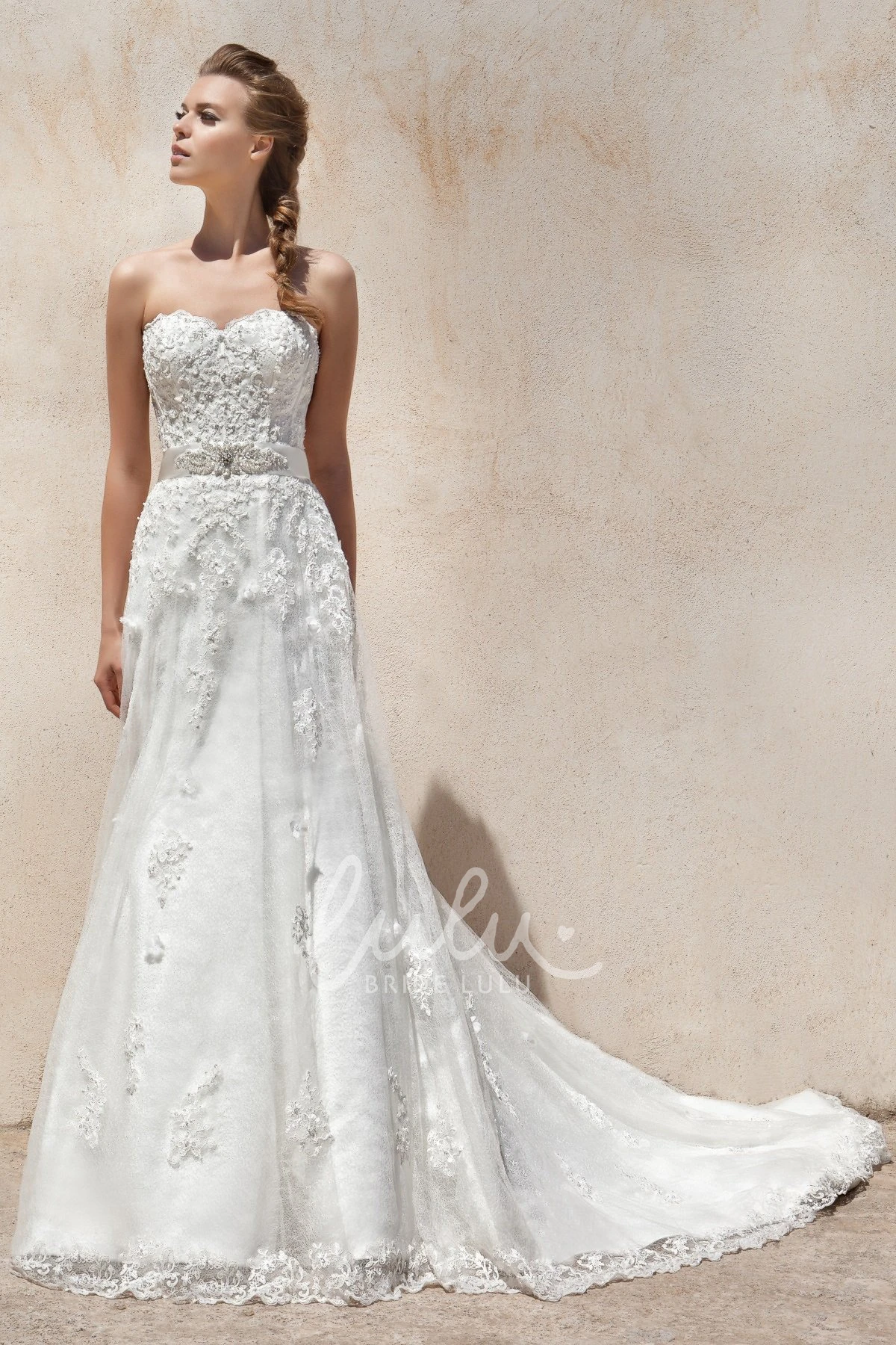 Sweetheart Appliqued Tulle&Lace Sheath Wedding Dress Sleeveless Floor-Length Waist Jewellery Bow