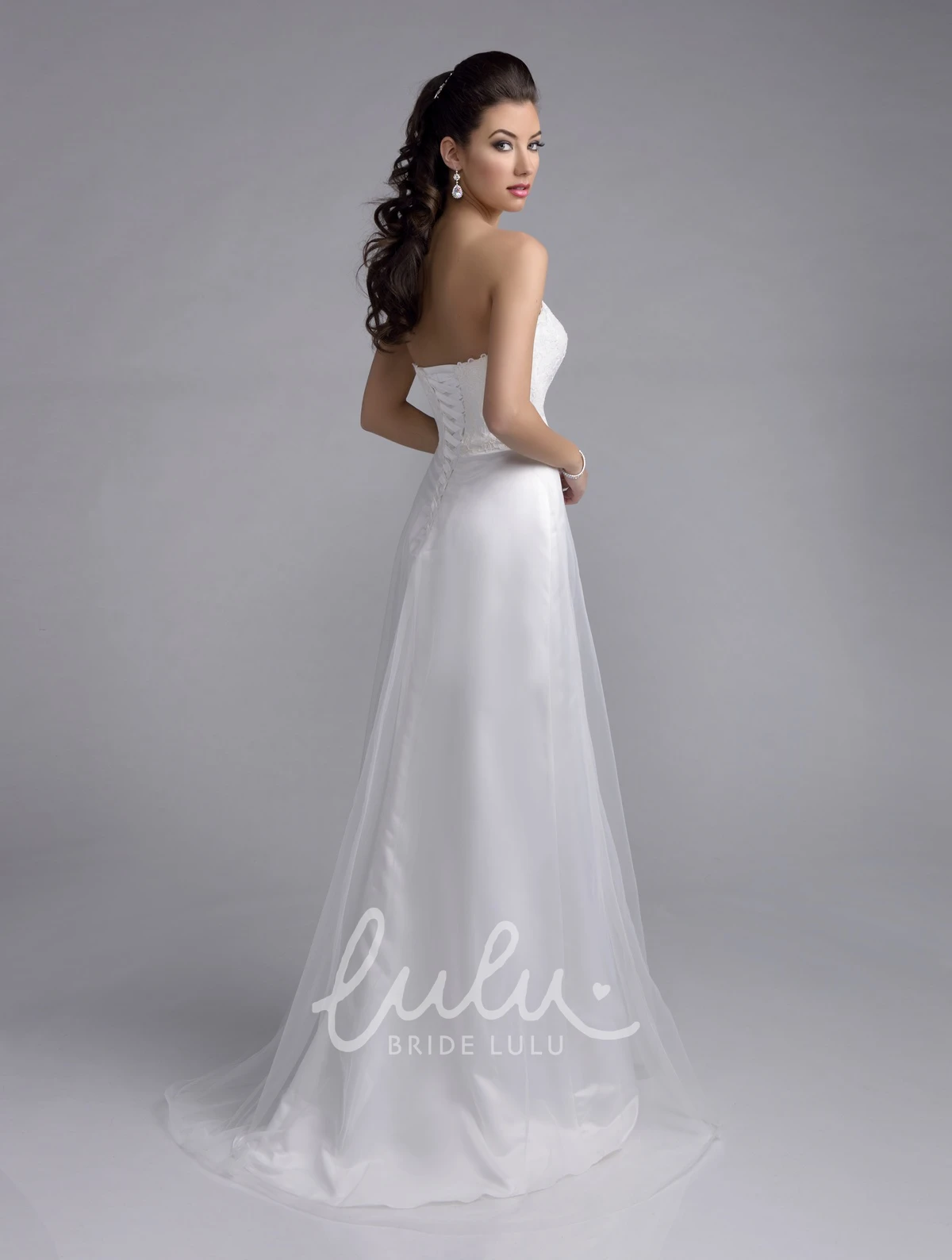 A-Line Lace Chiffon Wedding Dress with Sweetheart Neckline