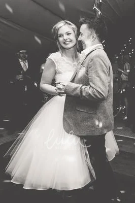 Tea-Length Tulle Lace Wedding Dress with Cap Sleeves in 1950s Style