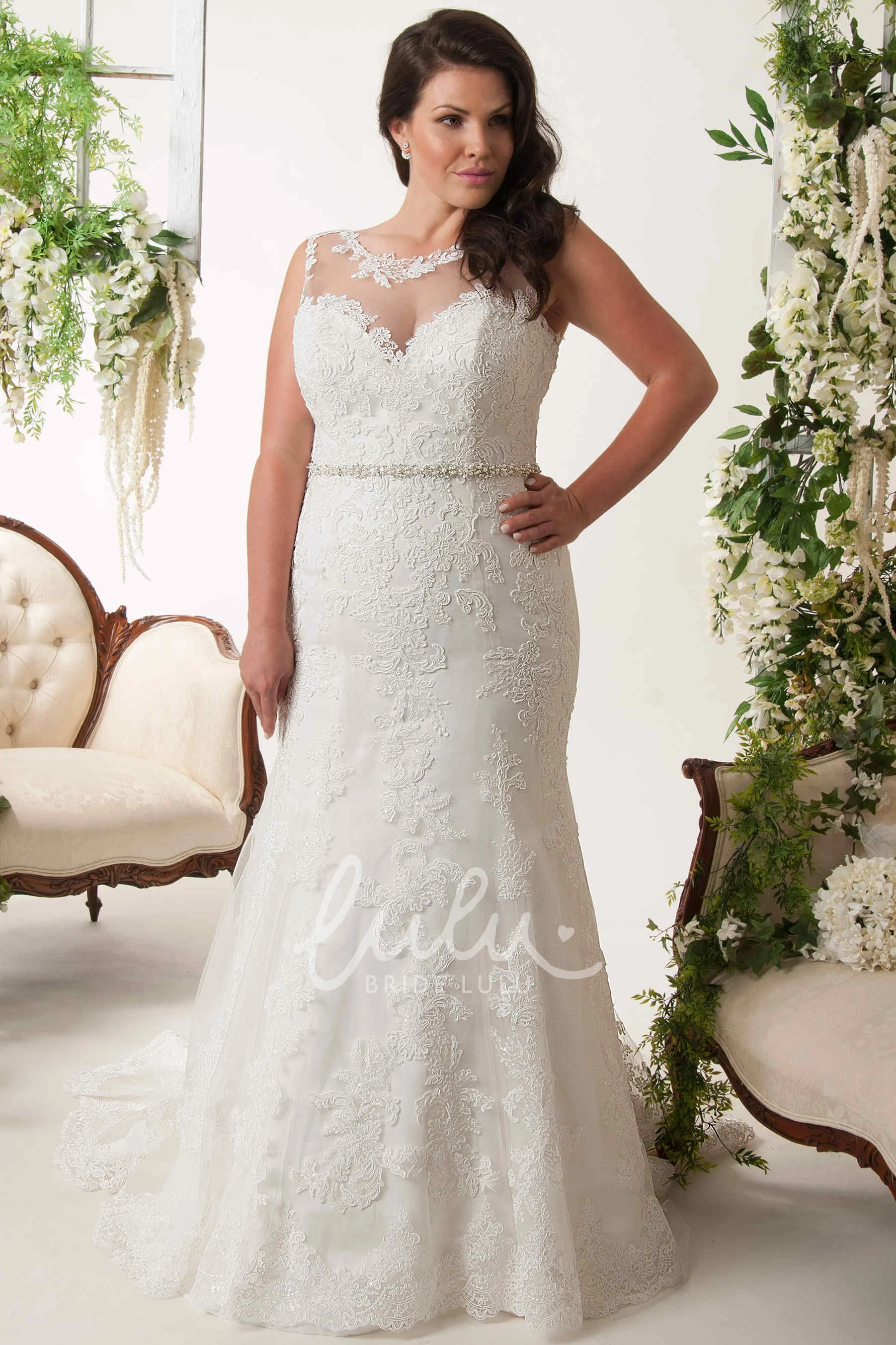 Sheath Scoop-Neck Appliqued Floor-Length Lace Plus Size Wedding Dress Chic Lace Wedding Dress