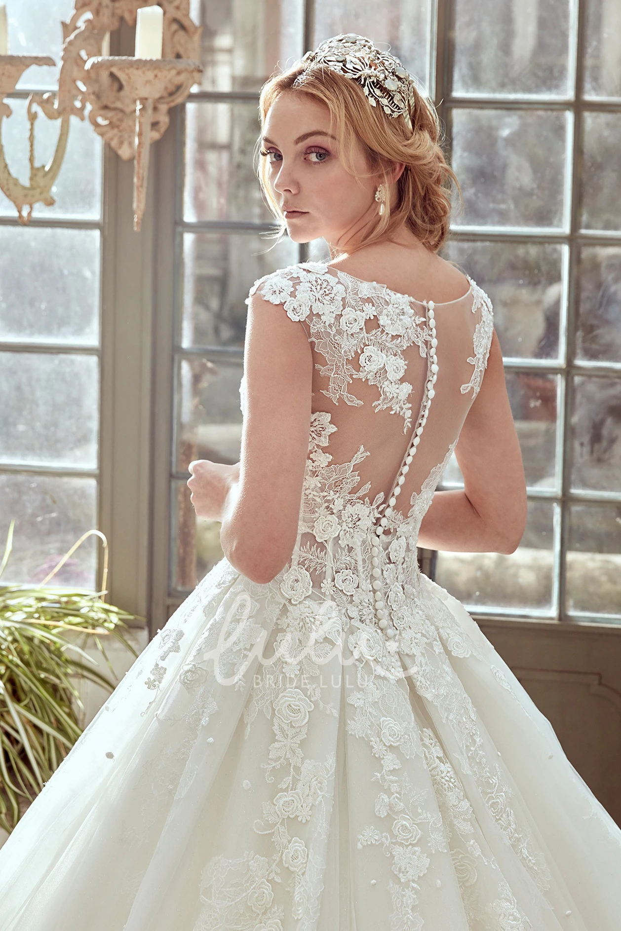 Cap-Sleeve Wedding Dress with Pleated Tulle Skirt and Lace Corset Flowy Wedding Dress Women 2025