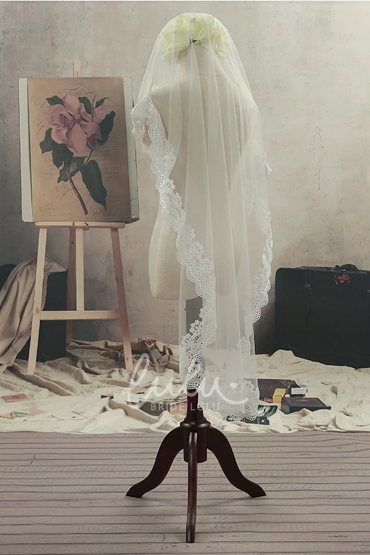 Lace Edge Tulle Wedding Veil Fingertip Simple Style