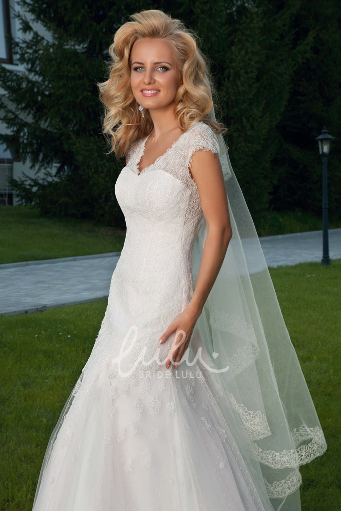Sleeveless Lace Mermaid Wedding Dress with V-Neck and Keyhole