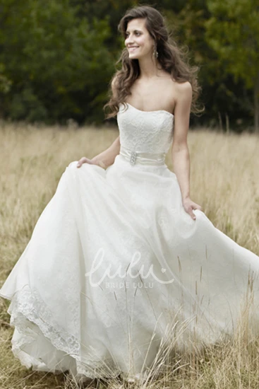 Sleeveless Lace Wedding Dress with Brooch Strapless Floor-Length Classy