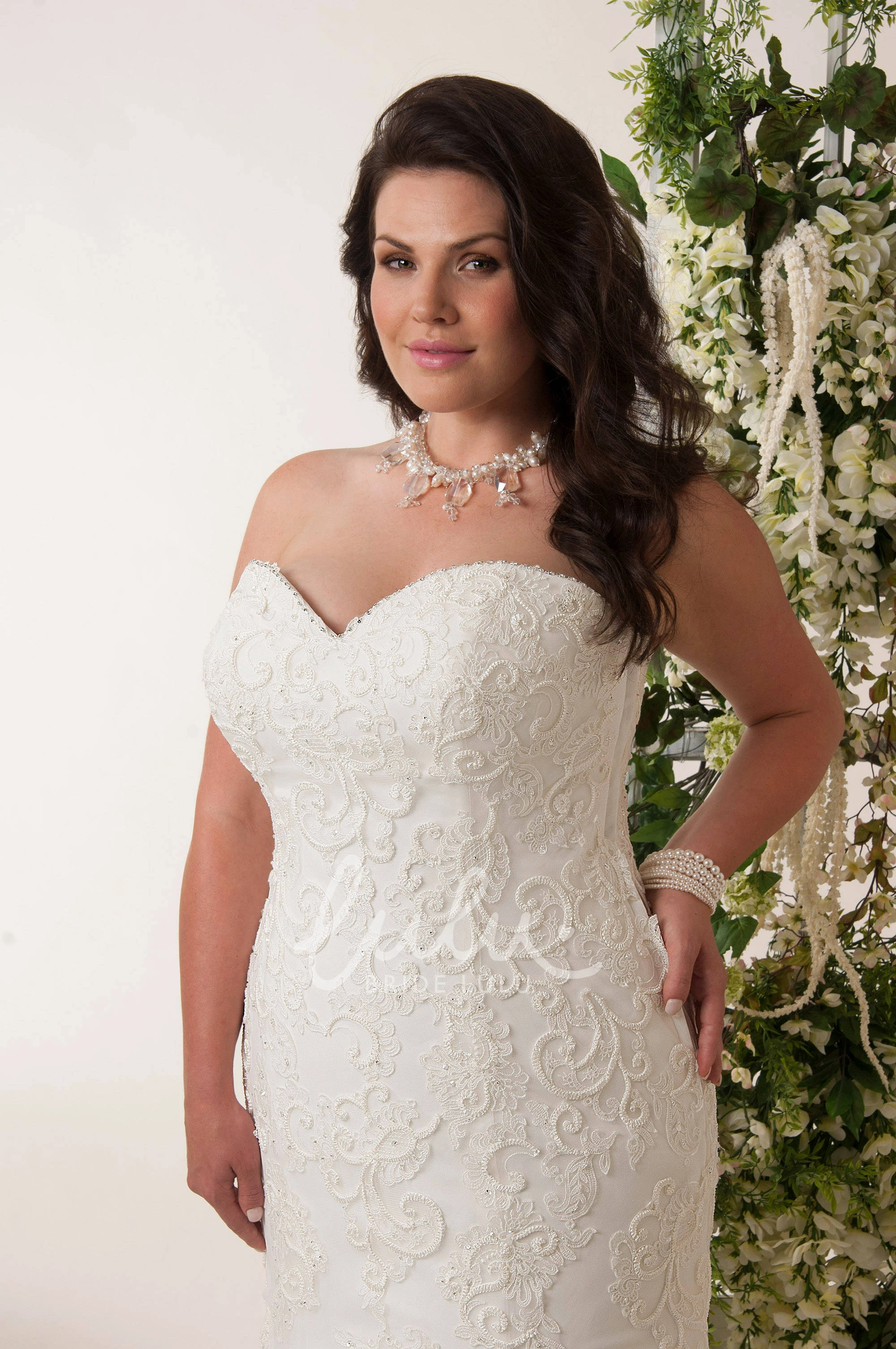 Plus Size Mermaid Sweetheart Lace Wedding Dress with Lace Up Modern Bridal Gown
