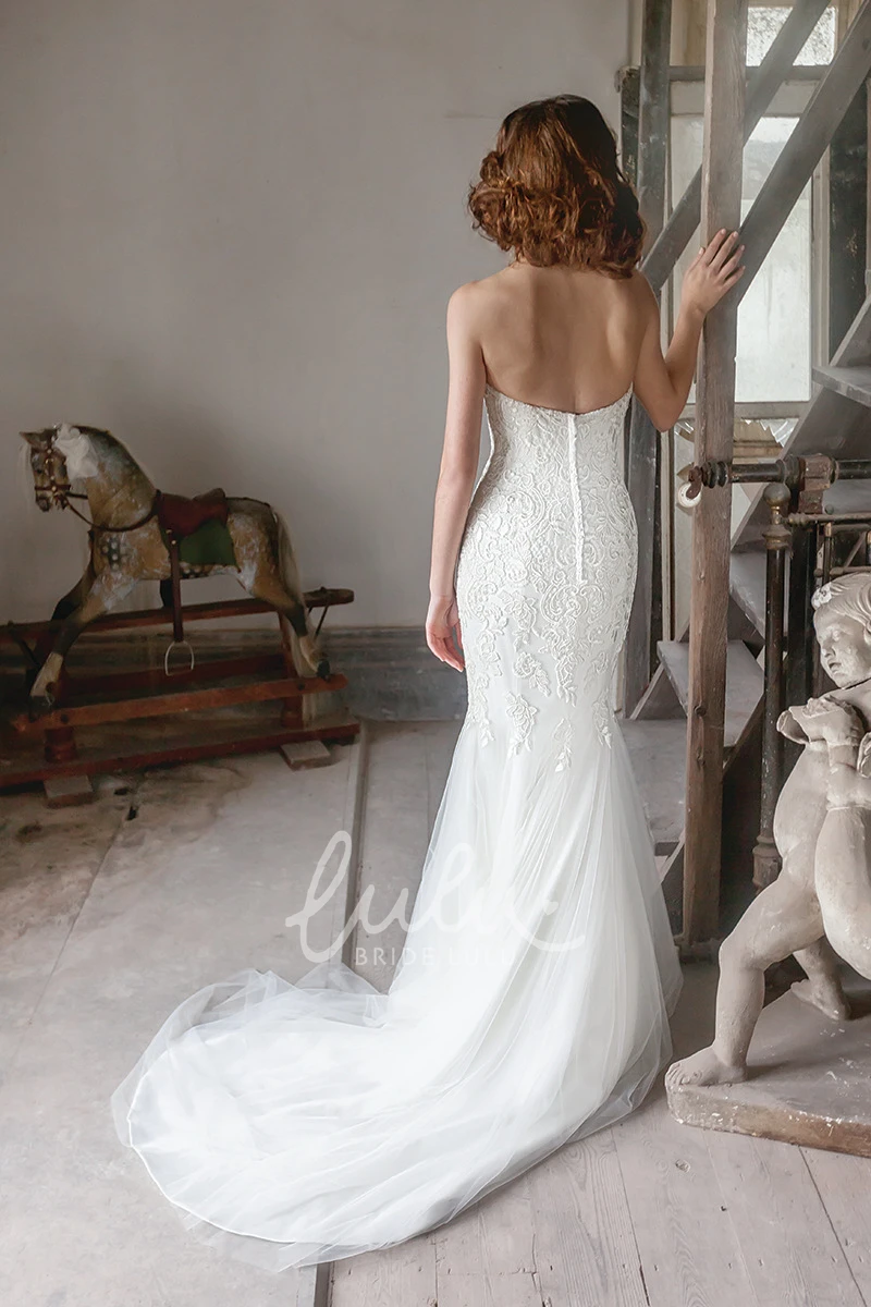 Tulle Appliqued Sweetheart Wedding Dress with Court Train Floor-Length