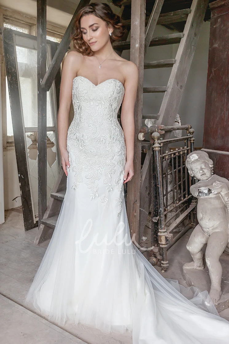 Tulle Appliqued Sweetheart Wedding Dress with Court Train Floor-Length