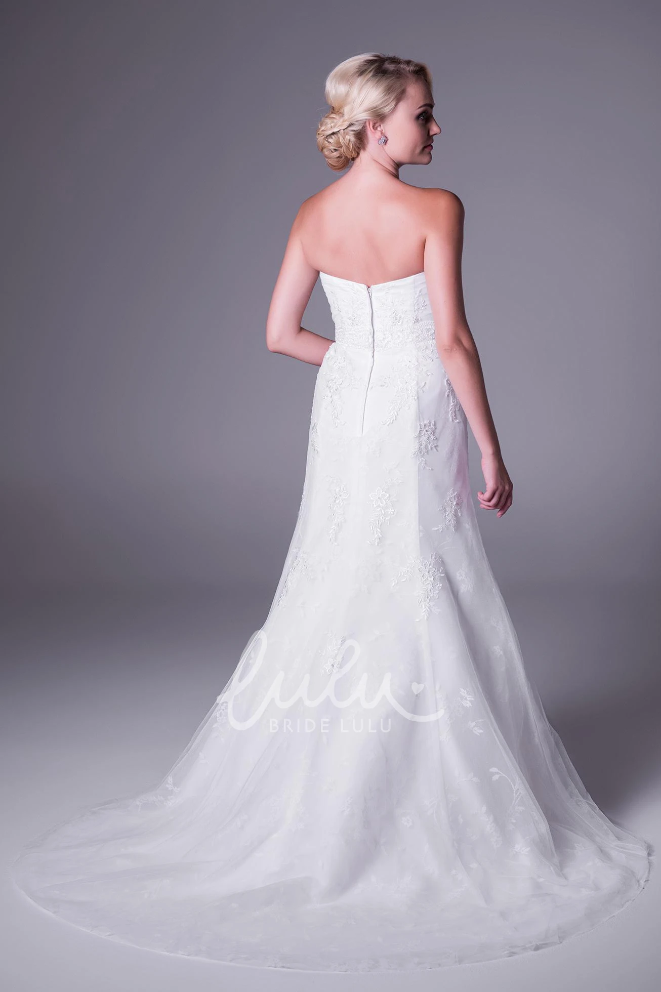 Tulle Sweetheart Wedding Dress Flowy and Elegant