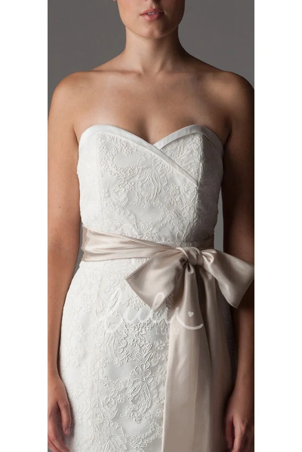 Lace Sleeveless Sweetheart Sheath Wedding Dress with Bow Elegant Floor-Length Gown