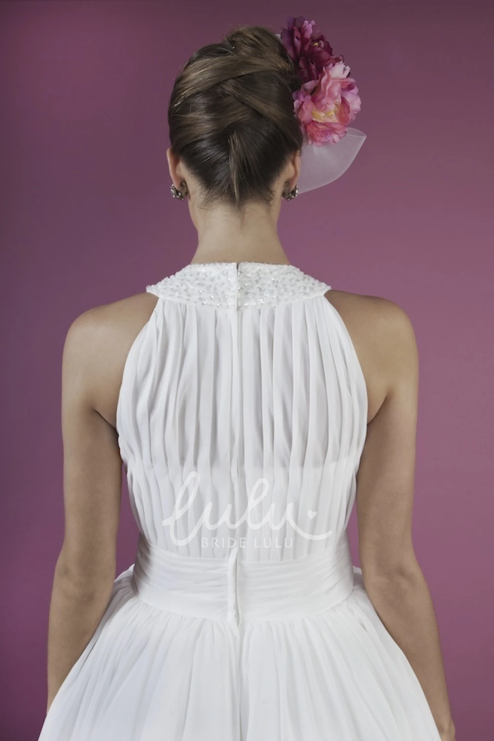 Vintage Sleeveless Dress with Jewelry Neckline