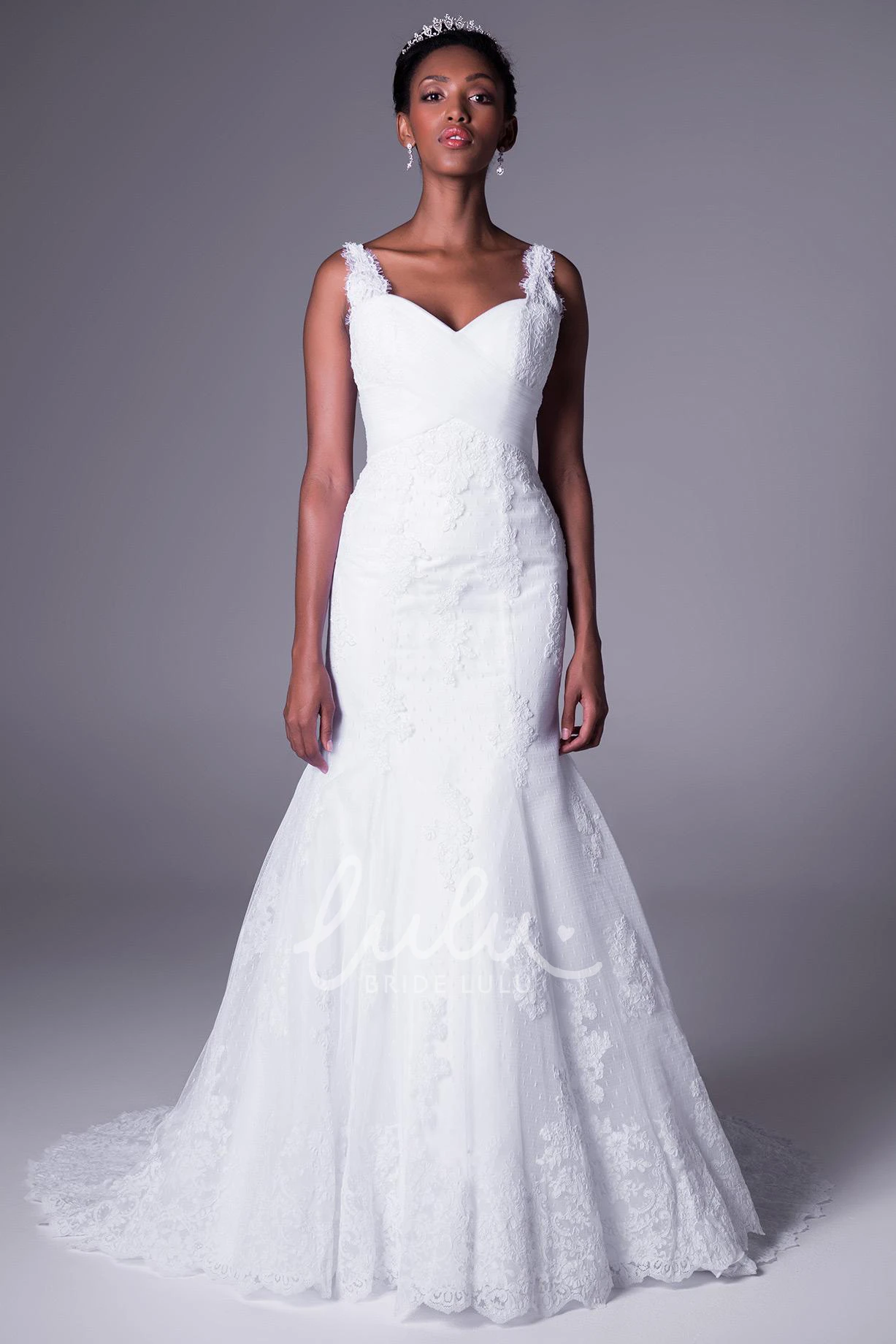 Lace Mermaid Wedding Dress with Straps and Appliques Elegant Bridal Gown